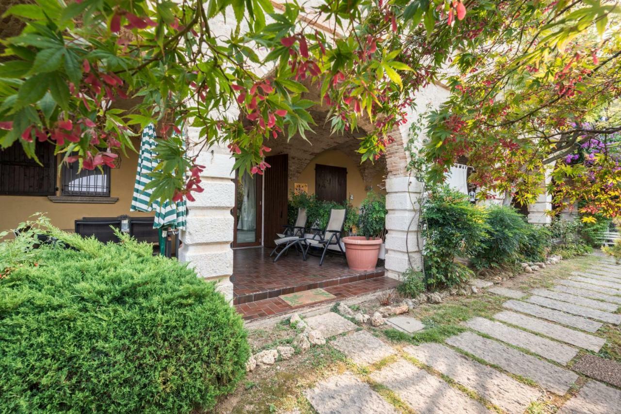 Appartamento Balkissa San Felice del Benaco Dış mekan fotoğraf